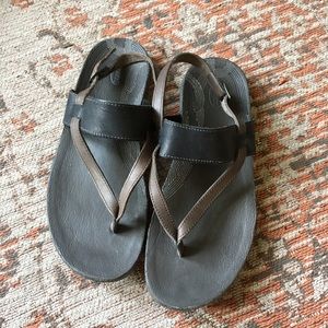 Like new Women’s Chaco Maya Leather Sandals, Size 8